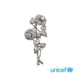 18kt white gold and diamonds Floral motif brooch