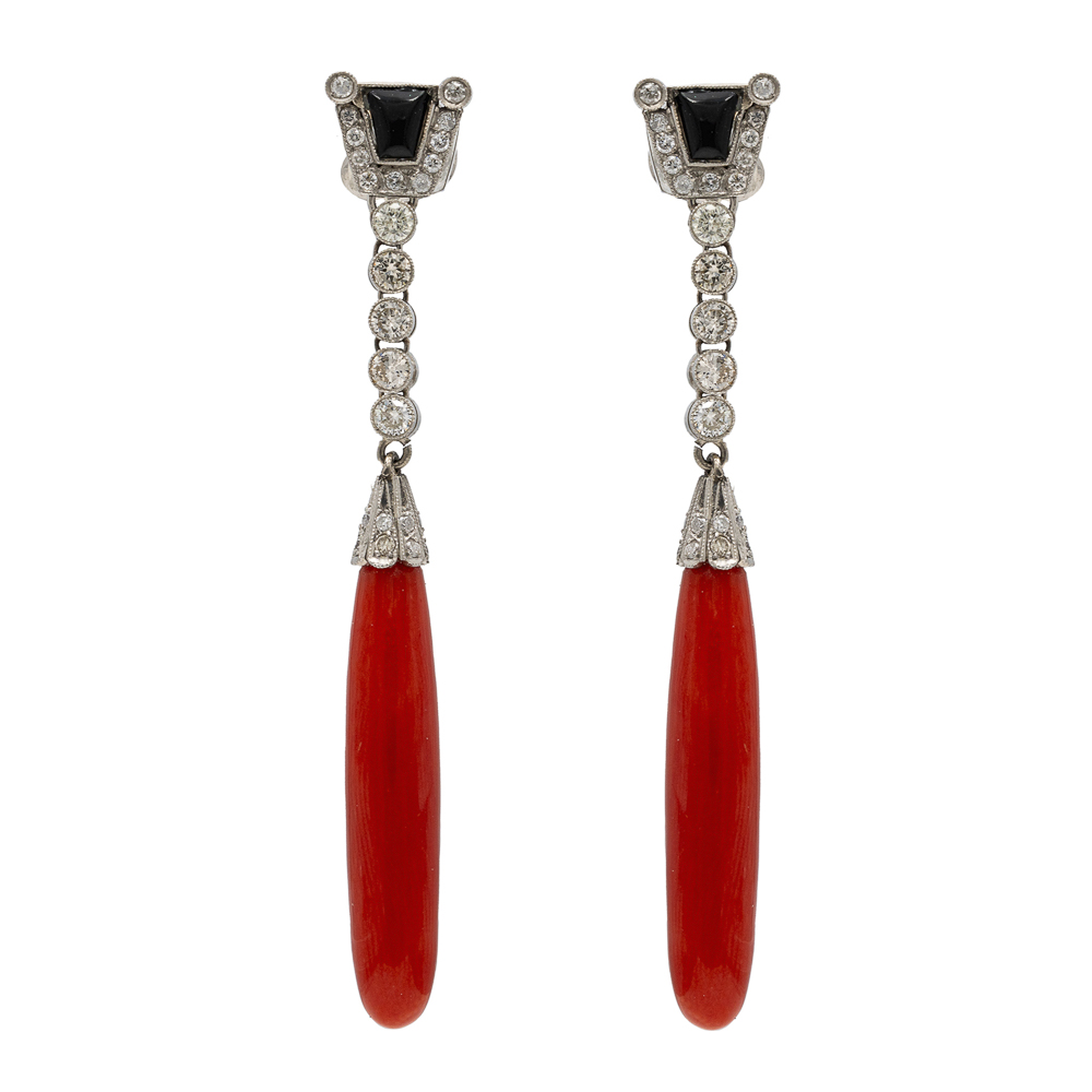 Coral platinum, black onyx and diamonds Decò pendant earrings