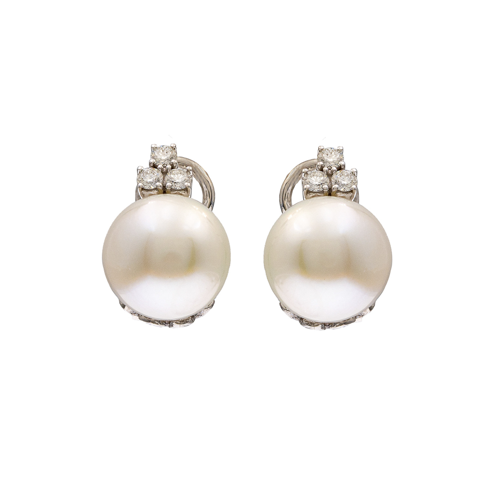 18kt white gold with South Sea pearls and diamonds lobe earrings