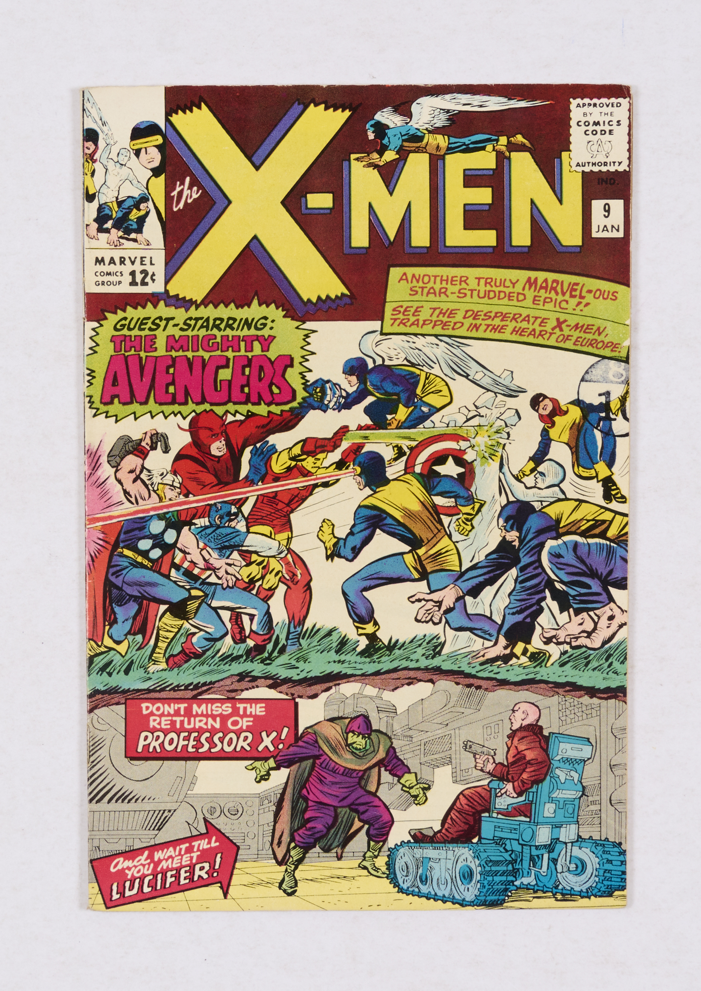 X-Men 9 (1965). Cream pages, unsquare cut in printer's production process [vfn]. No Reserve