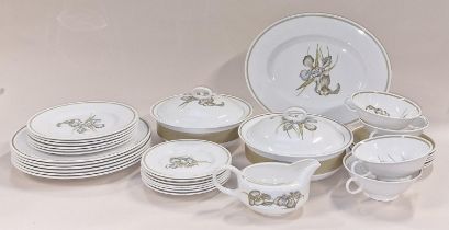 Susie Cooper by Wedgwood fine bone china dinner service in the "Iris" pattern C2087. Approx 33