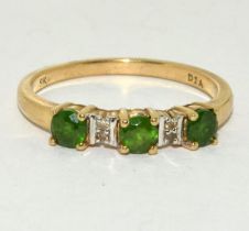 9ct gold ladies Emerald and diamond ring H/M as diamond size P