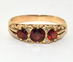 9ct gold ladies vintage Garnet dress ring size O