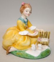 Royal Doulton figurine 'Picnic' HN 2308