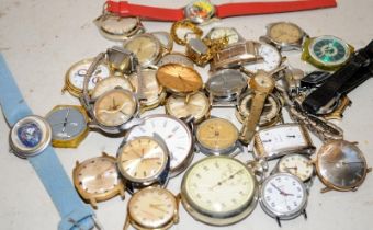 Collection of mostly gents vintage watches. All offered for spares/repair