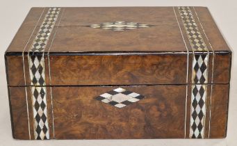 Vintage mahogany lidded and hinged jewellery box with decorative mother of pearl inlay 30x22x13cm.