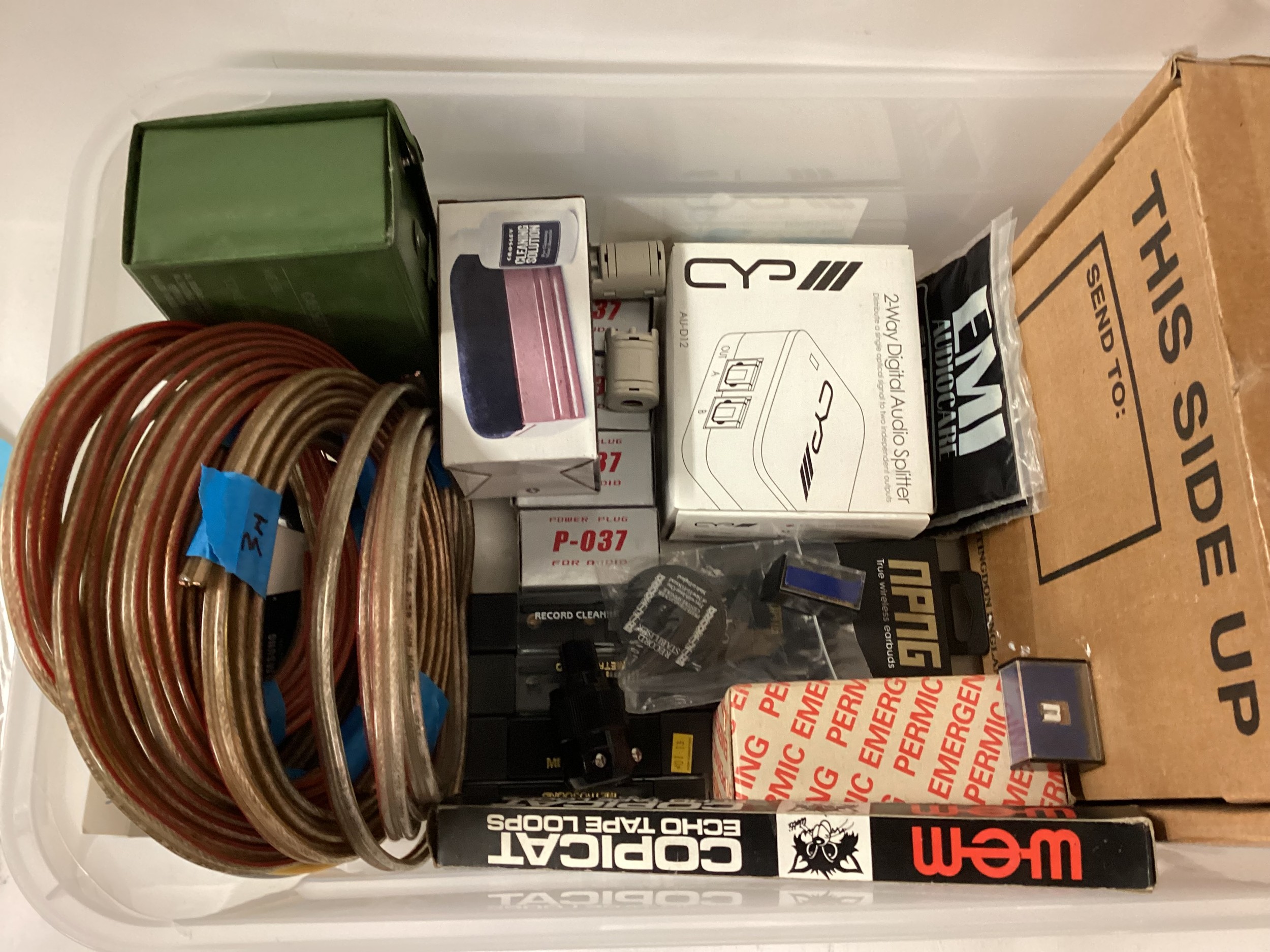 BOX OF VARIOUS AUDIO COMPONANTS