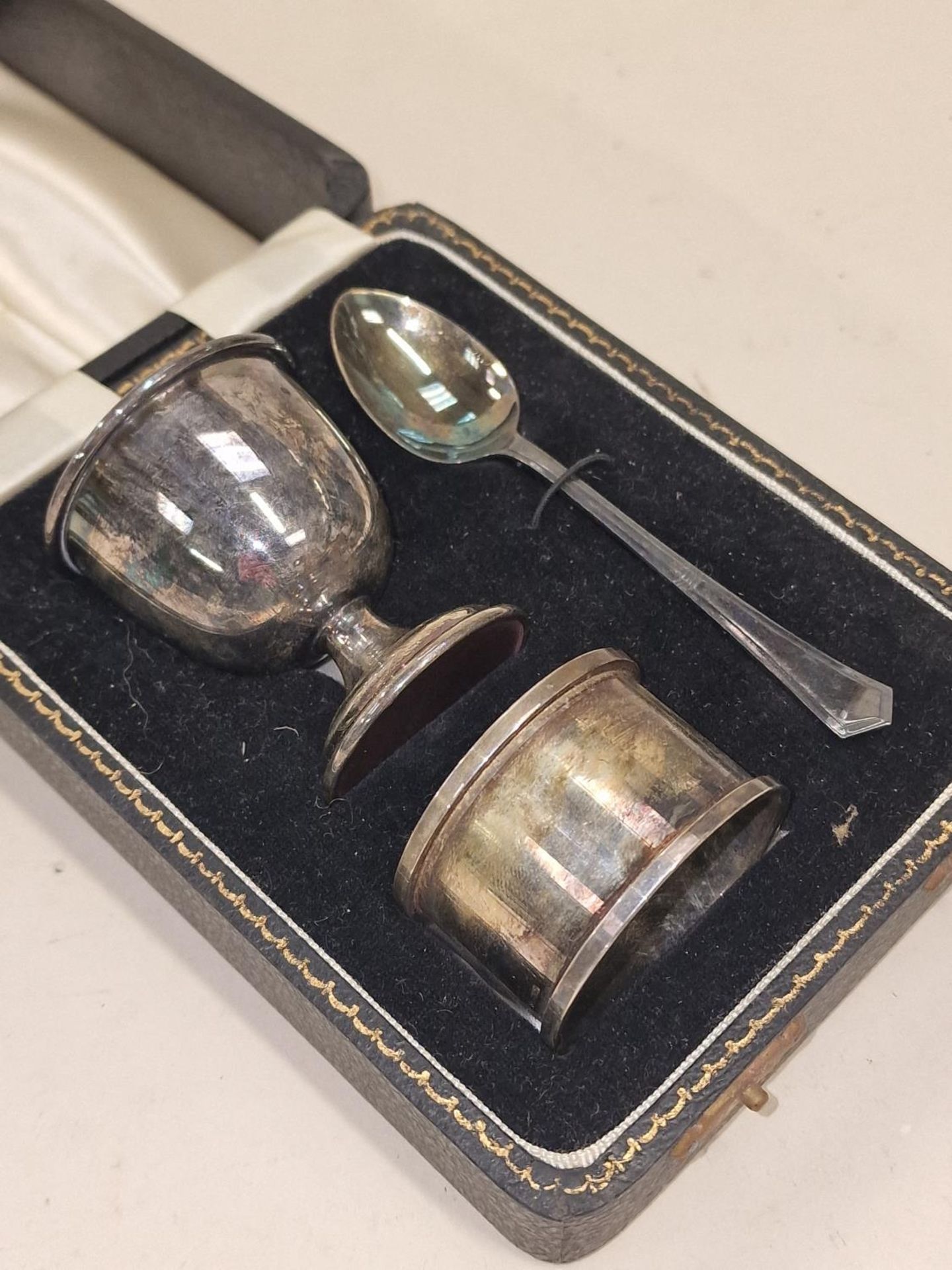 Pair of silver hallmarked napkin rings in fitted case Birmingham 1949 together with a silver - Image 3 of 4