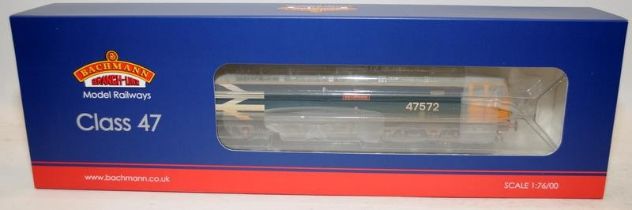 Bachmann OO gauge Locomotive Class 47 Diesel Ely Cathedral BR Blue Large Logo ref:31-650Y in