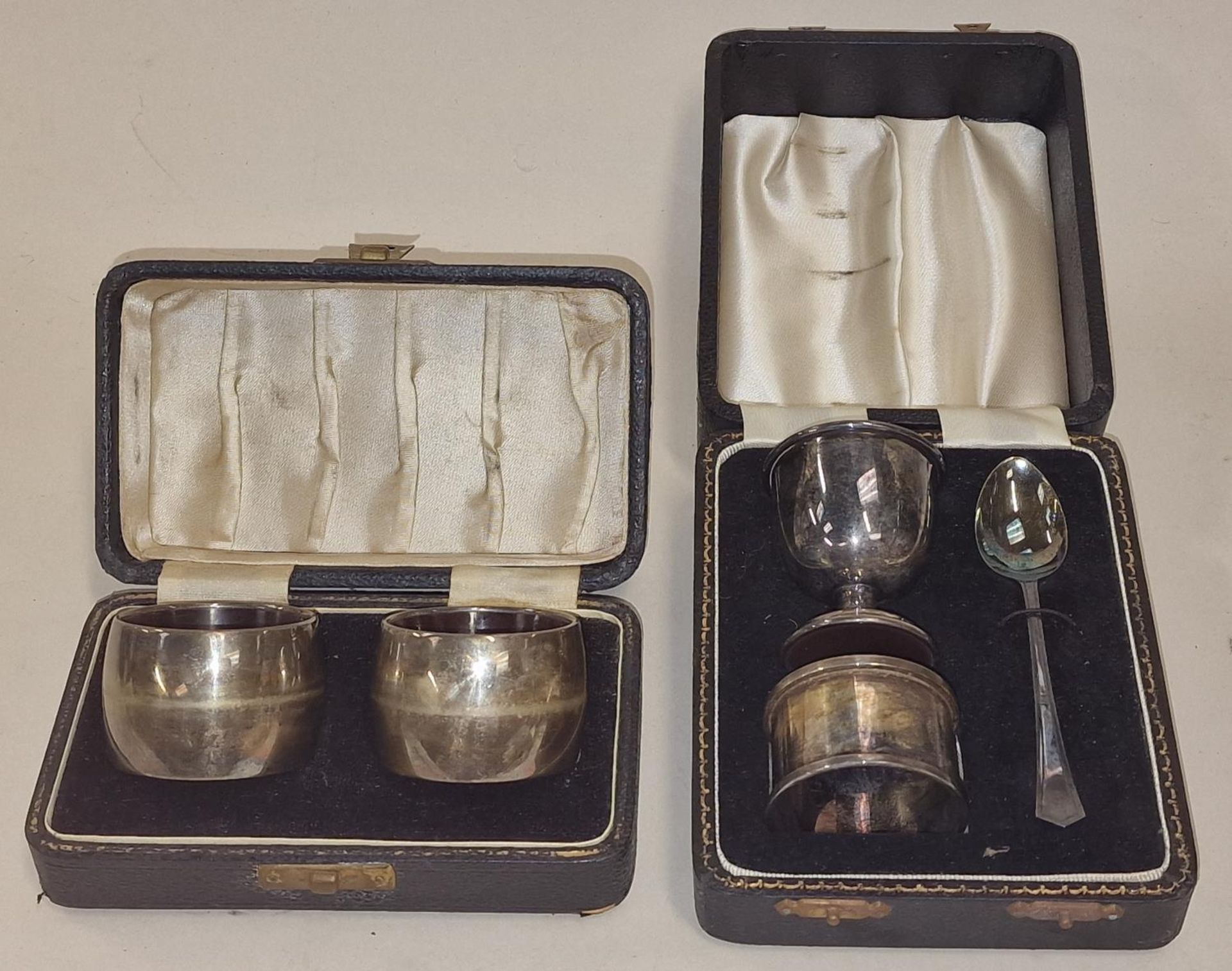 Pair of silver hallmarked napkin rings in fitted case Birmingham 1949 together with a silver