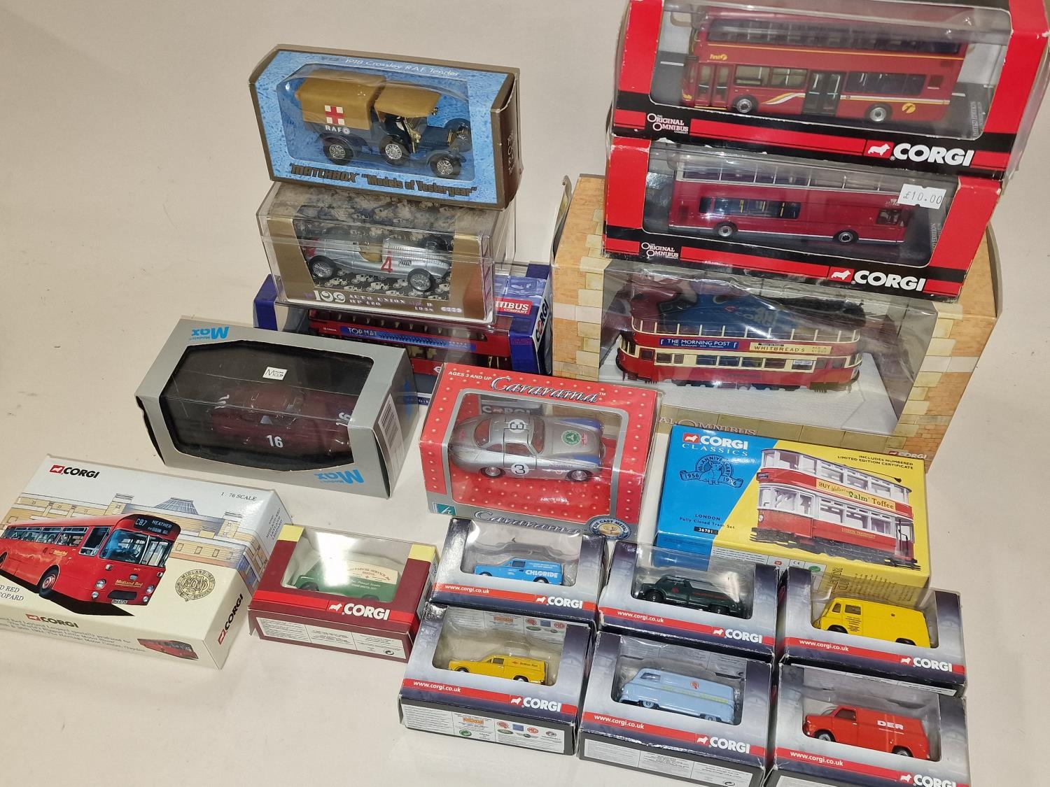 Mixed boxed die cast to include Corgi, Matchbox and others (17). - Image 2 of 2