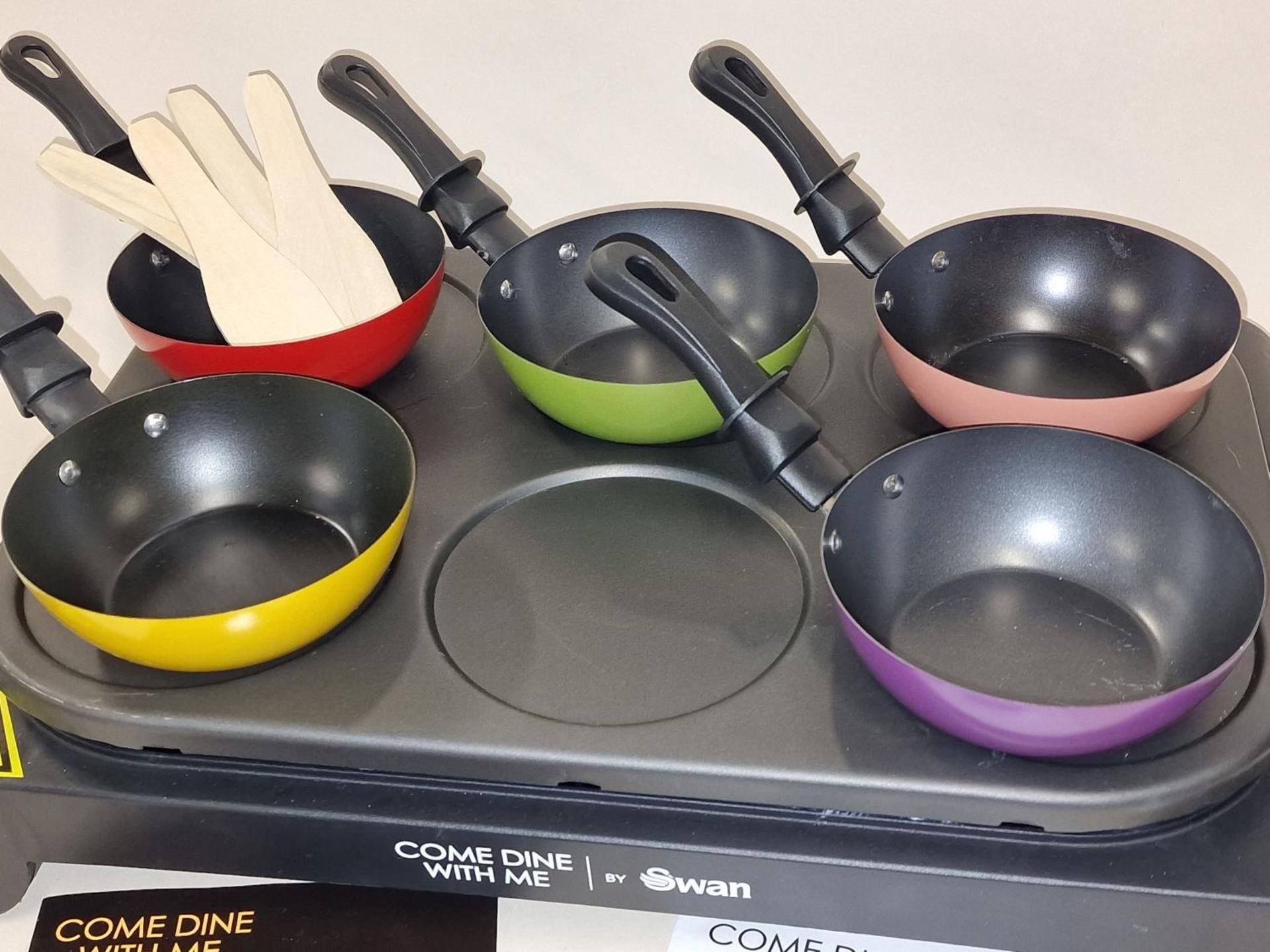 A come dine with me Party Wok with Pans and wooden utensils and manuals. - Image 2 of 2