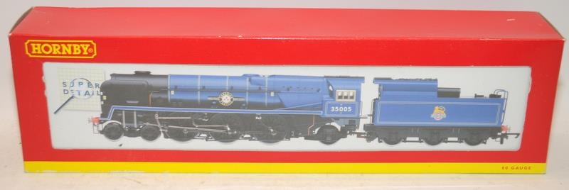 Hornby OO gauge locomotive BR 4-6-2 Merchant Navy Class Canadian Pacific ref:R2171. Boxed