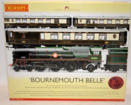 Hornby OO gauge Bournemouth Belle train pack. Locomotive with 3 carriages ref:2300. Boxed