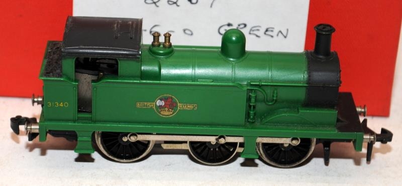 2 x unboxed Vintage Hornby OO gauge Tanks, 2217 BR Lined Black and 2207 BR Green - Image 3 of 3