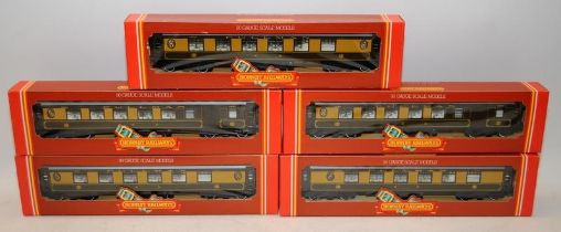 Hornby OO gauge Pullman coaches R223 and R233. 5 in lot. all boxed