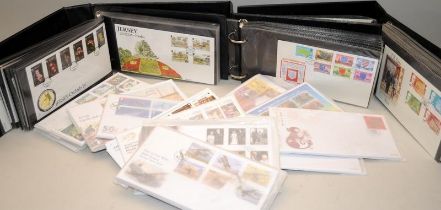 3 albums Jersey First Day covers c/w a large quantity of loose examples