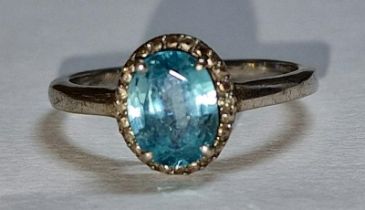 A 925 silver and aquamarine ring Size N