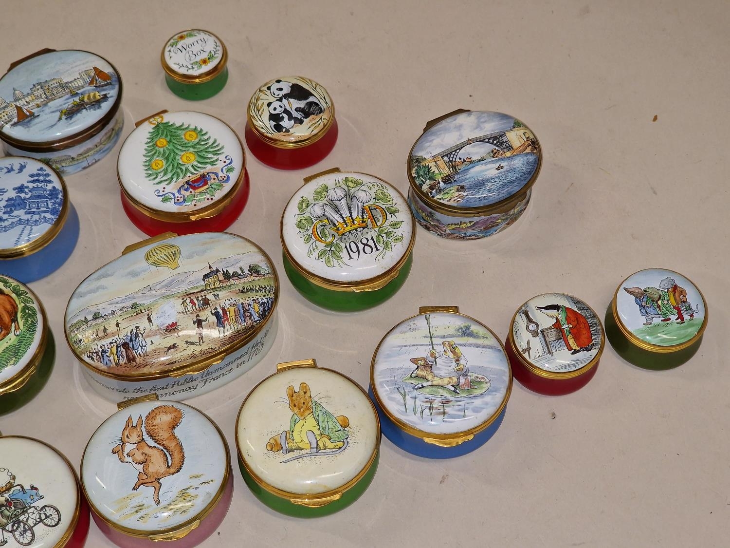 A large collection of Crummles & Co porcelain trinket boxes to include Winnie the Pooh and Beatrix - Image 3 of 4