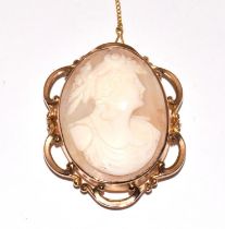 9ct gold well carved Cameo brooch 7g total