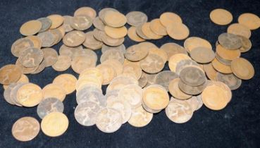 A quantity of Edwardian pennies, approx 1kg in weight
