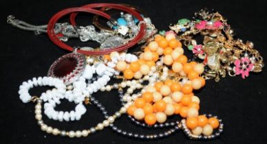 Bag of costume jewellery