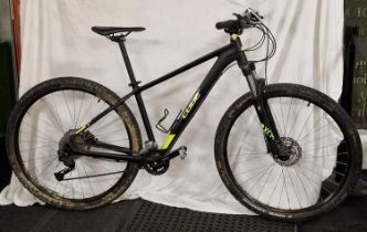 A Cube mountain bike 30" wheel size 16" frame size 18 gears (46)