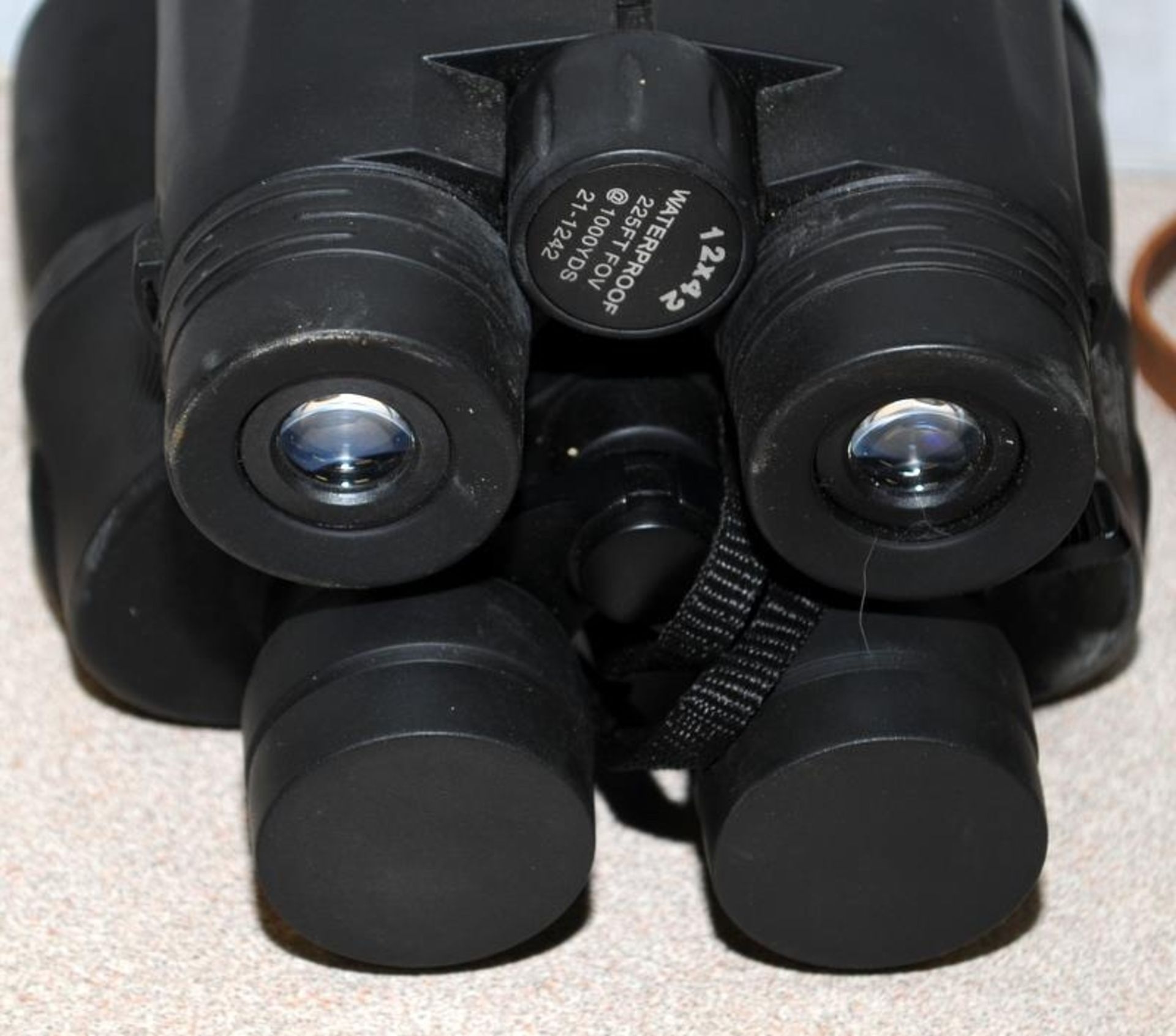 Collection of binoculars including vintage WWII examples. - Image 2 of 6