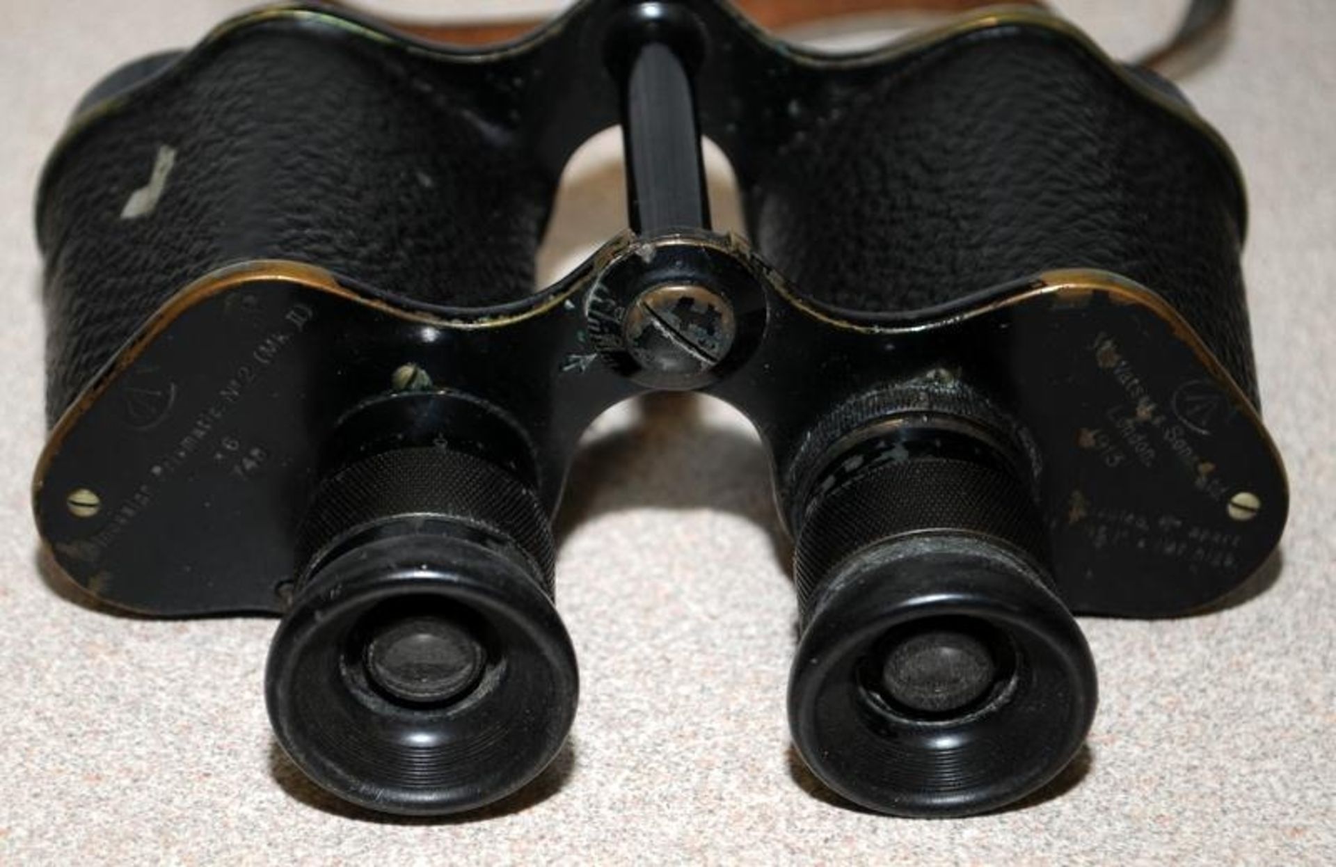 Collection of binoculars including vintage WWII examples. - Image 4 of 6