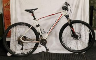 Specialized Rockhopper mountain bike 29" wheel size 19" frame size 18 gears. (50)