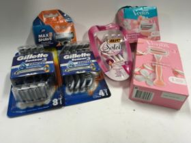 Selection of razors and blades to include Gillette sensor 3 and Gillette Venus. (2)