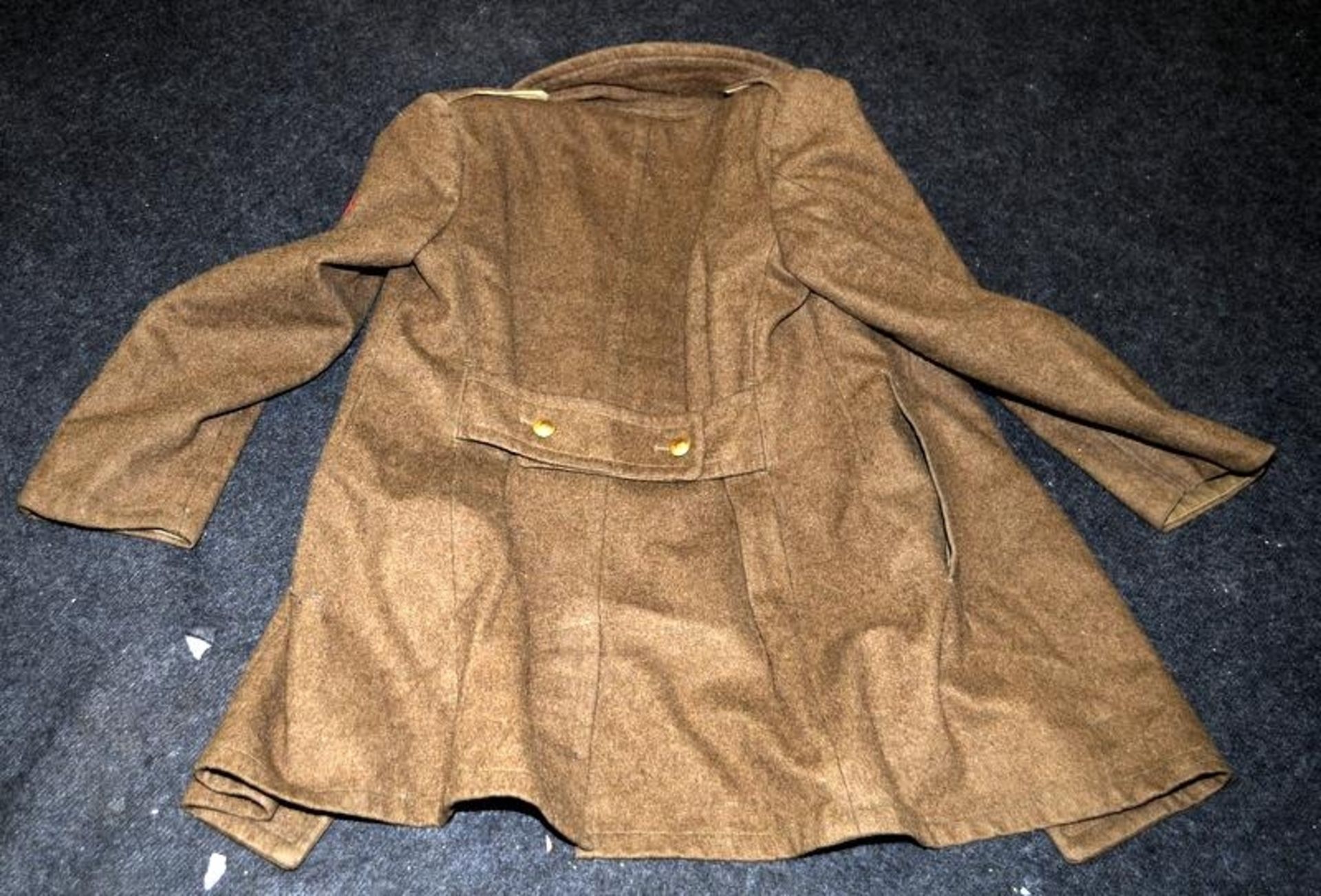 WWII era French Army greatcoat. Paulhan & Fils Montpellier. With Bombadier shoulder flash - Image 3 of 4