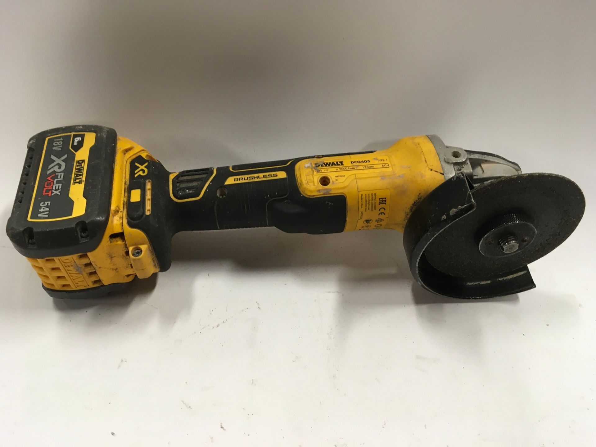 Dewalt brushless Type 1 angle grinder with battery, no charger (34)