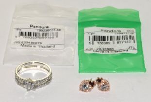 Pandora Snowflake ring BNIB together a pair of stud earrings ref 3