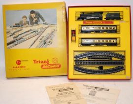 Vintage Tri-Ang Railways TT gauge electric model railway set ref:T6 with Windsor Castle loco. In