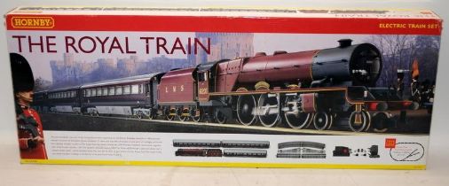 Hornby OO gauge electric train set The Royal Train ref:R1057. Complete and boxed