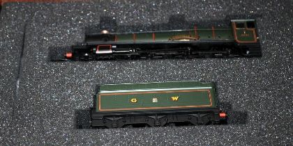 Bachmann OO gauge limited edition locomotive and tender Raveningham Hall. 341/2000. In a wooden