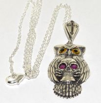 Silver Owl shaped pendant necklace