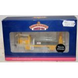 Bachmann OO gauge Plasser OWB10 With Crane (Motorised) ref:36-151. Boxed