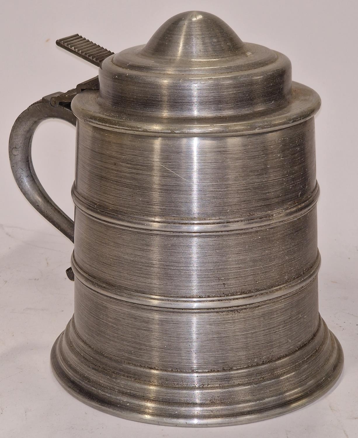 Vintage novelty ice bucket in the form of a large tankard with lid.