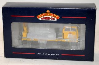 Bachmann OO gauge Plasser OWB 10 With Crane (Motorised) ref:36-150. Boxed