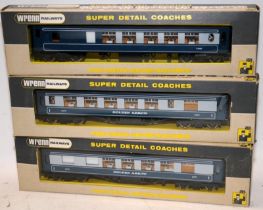 Wrenn OO/HO gauge Pullman Car Brake BR Blue ref:W6003 c/w 2 x Pullman Car 1st Class ref:W6005. All