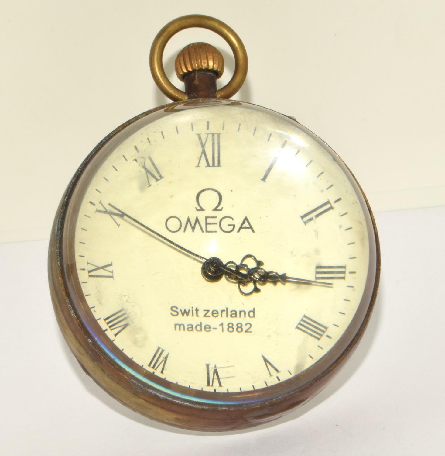 Brass cased glass ball shaped Desk clock - Image 4 of 4