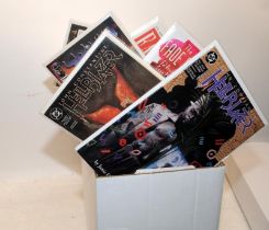 Large collection of 1st edition comics by DC, Vertigo, Icon etc. Titles include Hellblazer, Spawn