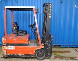 A forklift truck (key in office) (no charger) Direct from Official Receiver