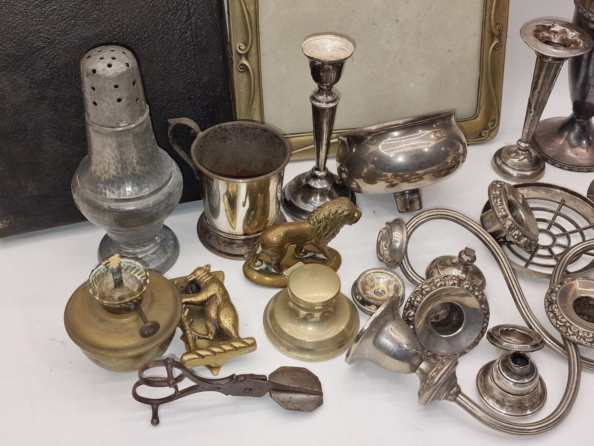 Collection of silver, silver plated and brassware items. - Image 2 of 4