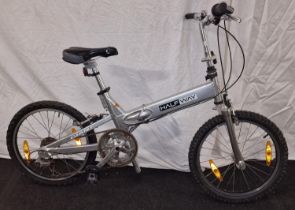 A Giant Halfway folding silver bicycle 12 gears.