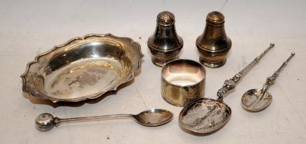 A collection of vintage hallmarked silver items including an Edwardian Anointing Spoon. 188g