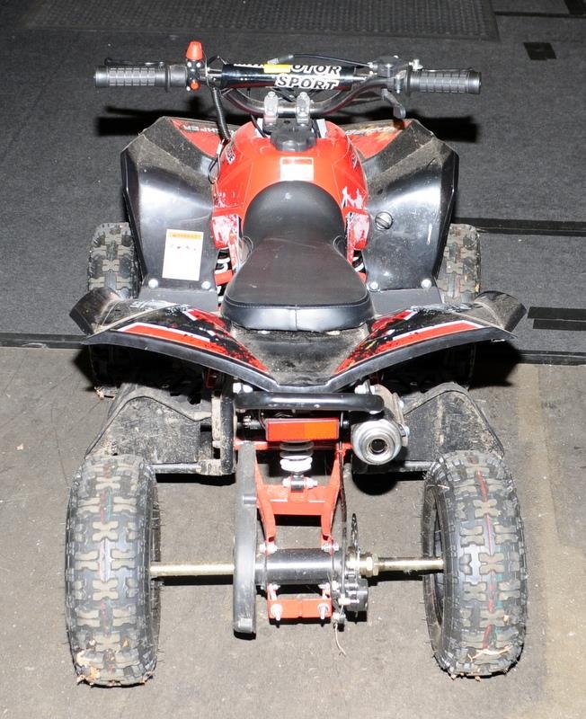 Highper Renegade kids Quad Bike, 49cc petrol motor with key, red/black body. Barn stored for a - Image 3 of 4