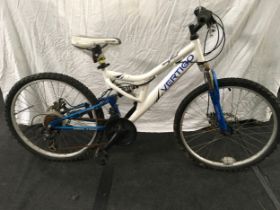 A kids 21 speed Vertigo Mont Blanc mountain bike (28)